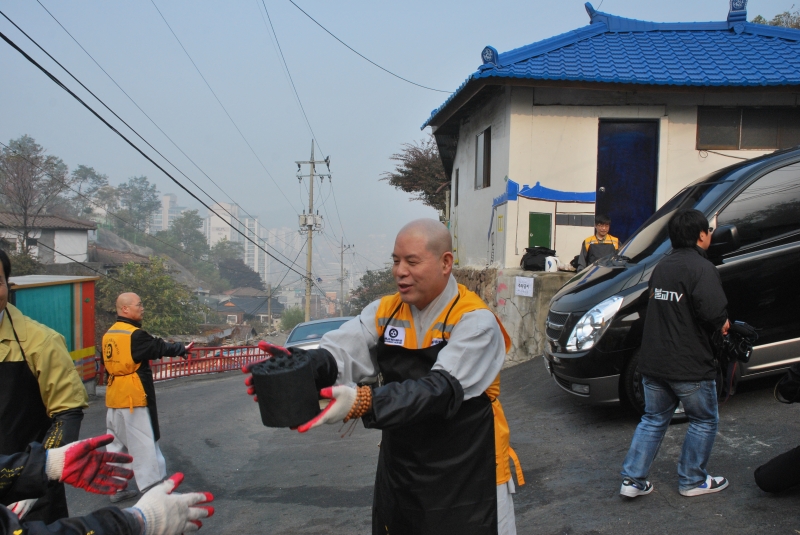 2010.11.05_연탄 쌀나누기 (27)
